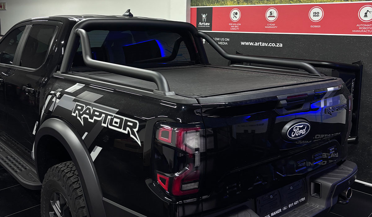 Securi-Lid manual tonneau cover on a Ford Raptor double cab