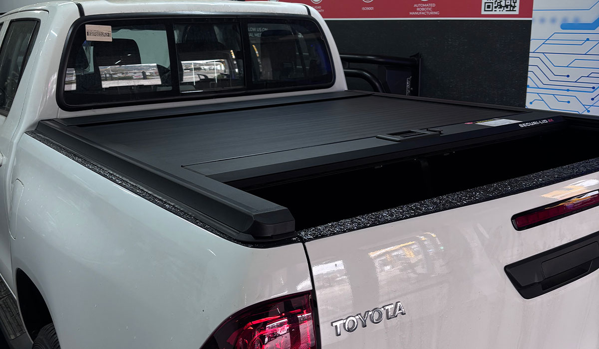 Securi-Lid manual tonneau cover on a Toyota Hilux double cab