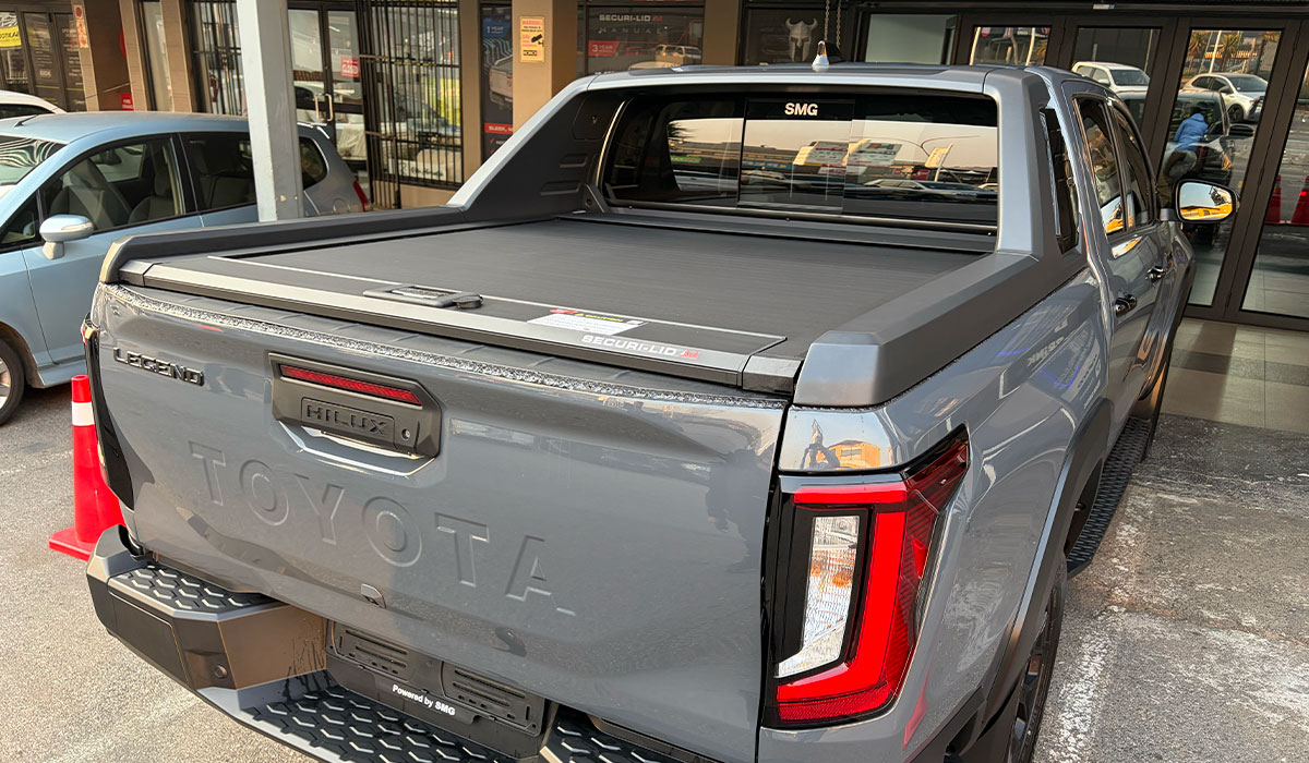Securi-Lid manual tonneau cover on a Toyota Hilux Legend
